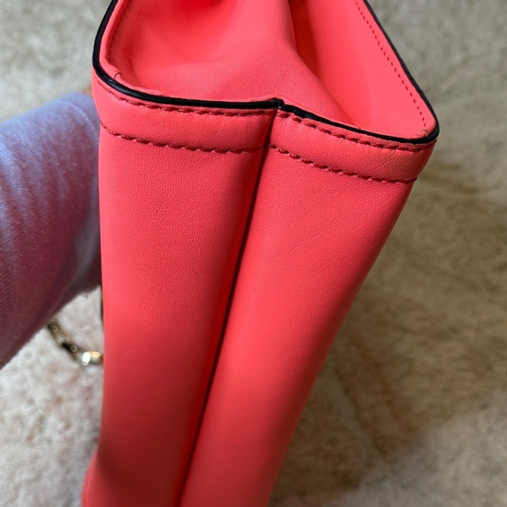 Kate Spade Surprise Coral Scarlett’s Carroll Park Shoulder Bag - Picture 10 of 15